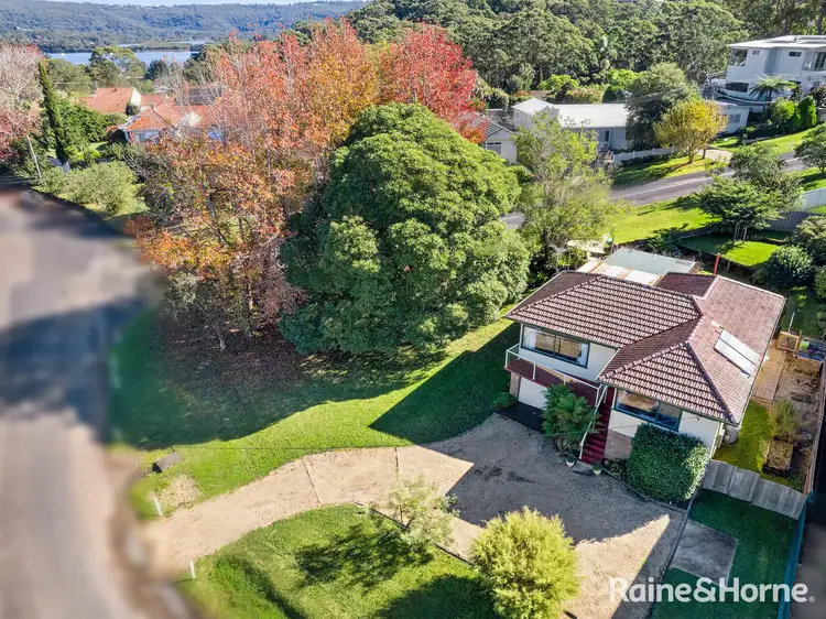 8 Carrol Avenue, East Gosford NSW 2250