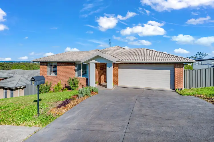 9 Tenyo Street, Cameron Park NSW 2285