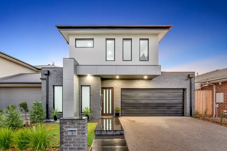 7 Monticiano Road, Fraser Rise VIC 3336