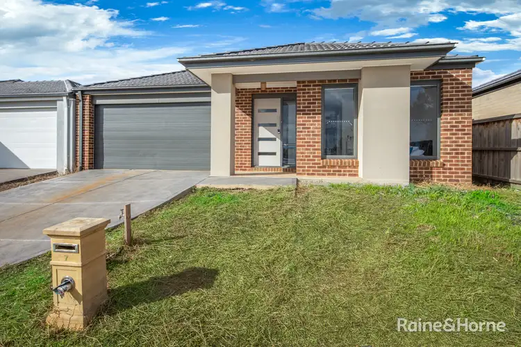 7 Blake Place, Brookfield VIC 3338