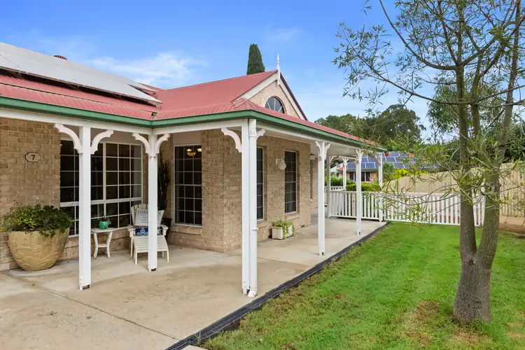 7 Diana Court, Eatons Hill QLD 4037