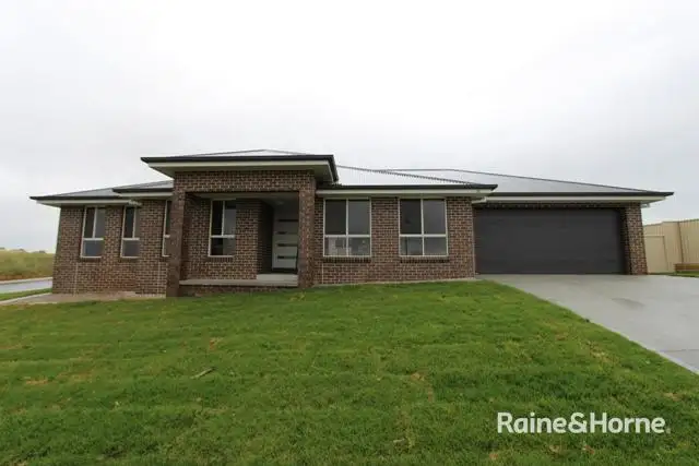 Main view of Homely house listing, 32 McGillan Dr, Kelso NSW 2795