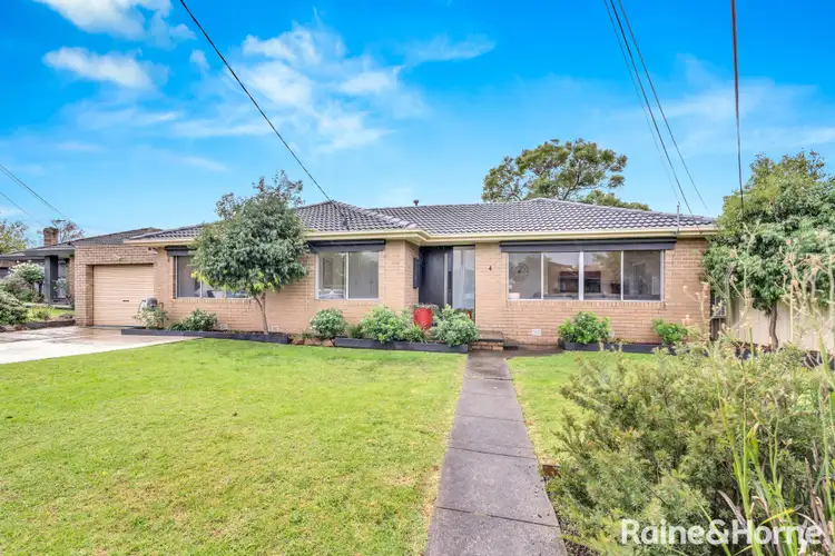 4 Cosdown Close, Gladstone Park VIC 3043