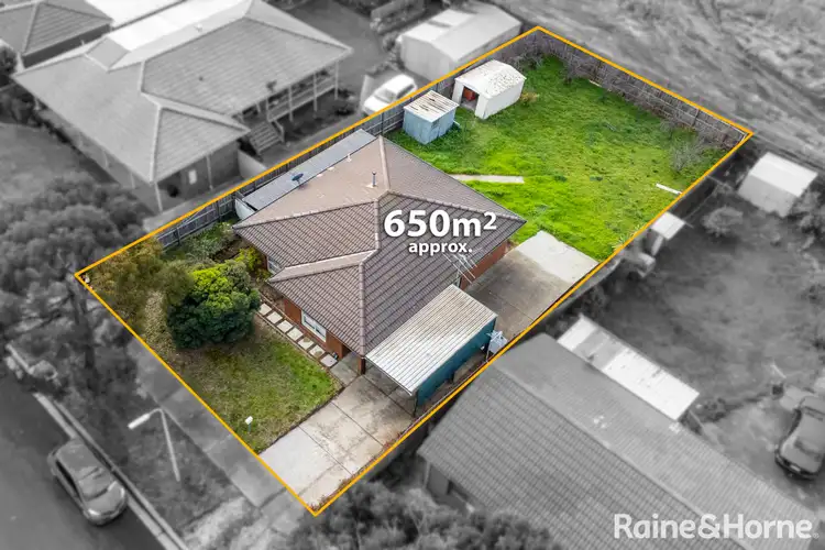 Fifth view of Homely house listing, 27 Kingsley Drive, Sunbury VIC 3429