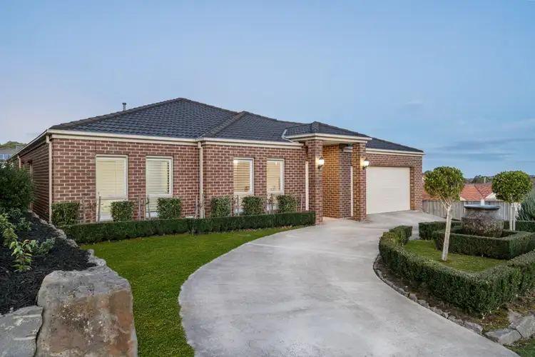 8 Windsor Rise, Sunbury VIC 3429