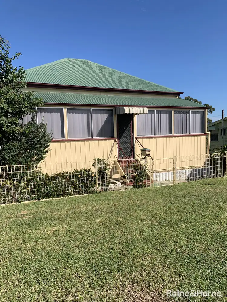 5 Rollo Street, Gladstone Central QLD 4680