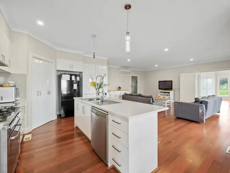 Fifth view of Homely house listing, 8 Eccles Way, Leongatha VIC 3953