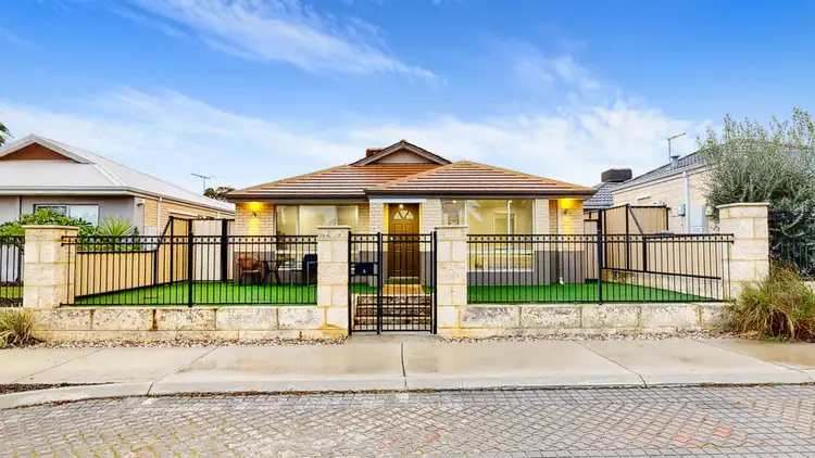 5 Wallcliffe Gate, Carramar WA 6031