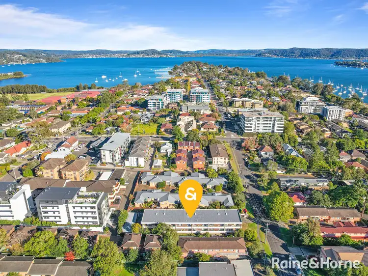 4/199 Albany Street, Point Frederick NSW 2250