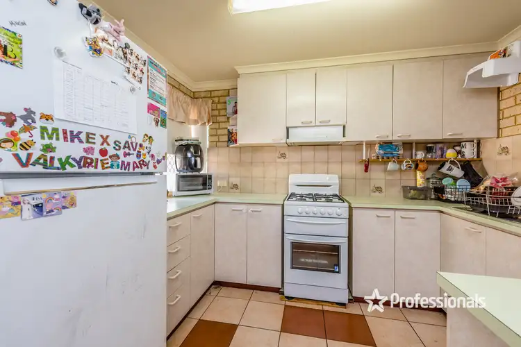 Fourth view of Homely unit listing, 3/39 Assen Street, Utakarra WA 6530