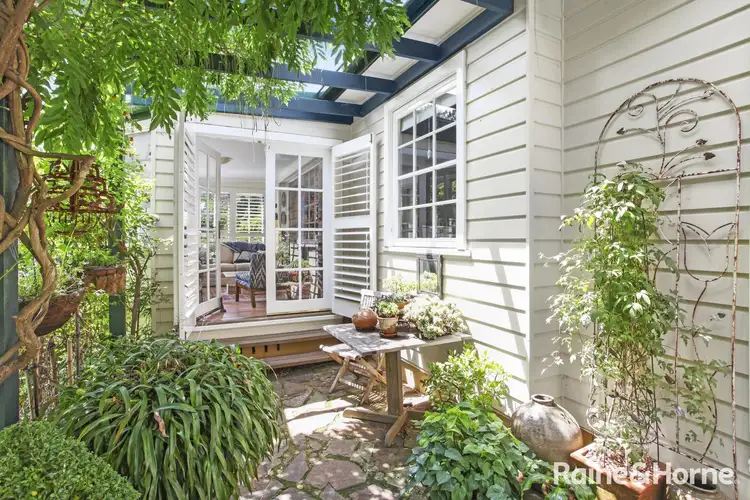 31-33 Waratah Road, Wentworth Falls NSW 2782