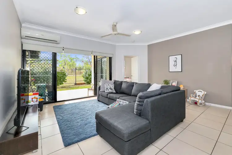 6 Wright Crescent
