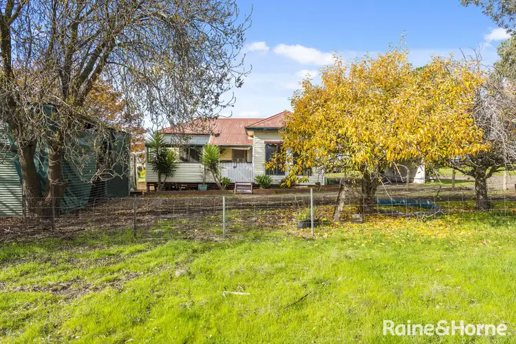 25 Clarke Street, Redesdale VIC 3444
