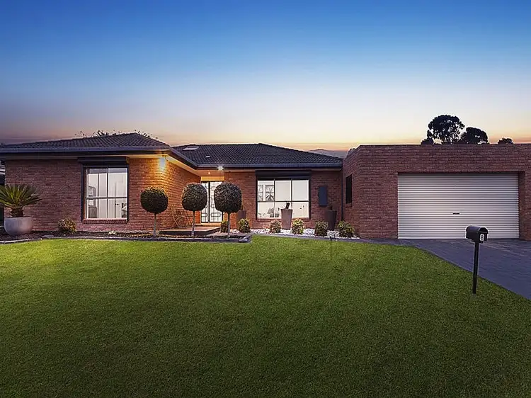 8 Toirram Crescent, Cranbourne VIC 3977