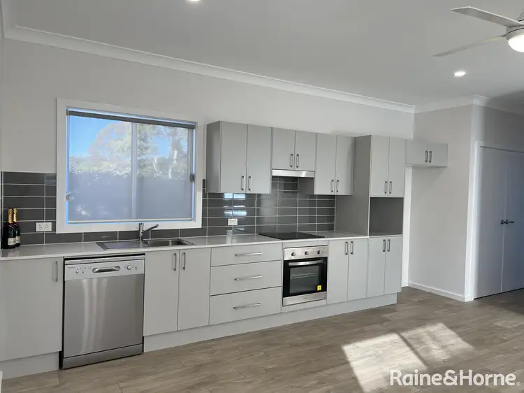 1B Helen Street