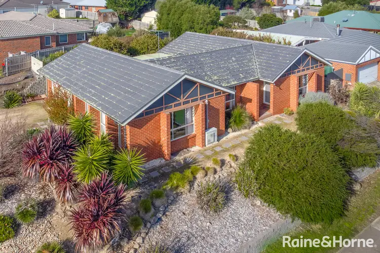 2 Hilltop Way, Gisborne VIC 3437