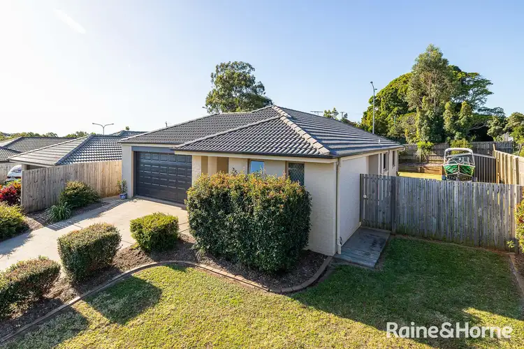 124 Bankswood Drive, Redland Bay QLD 4165