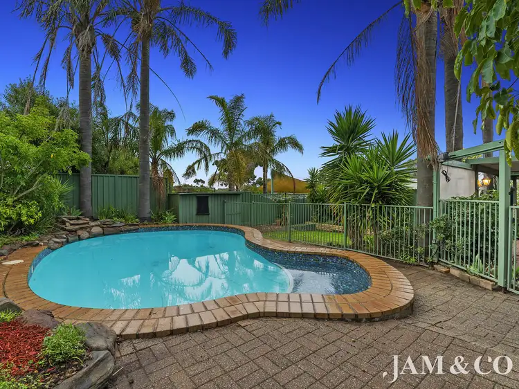 28 Lyn Street, Aberfoyle Park SA 5159