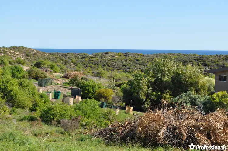 37 African Reef Boulevard, Greenough WA 6532