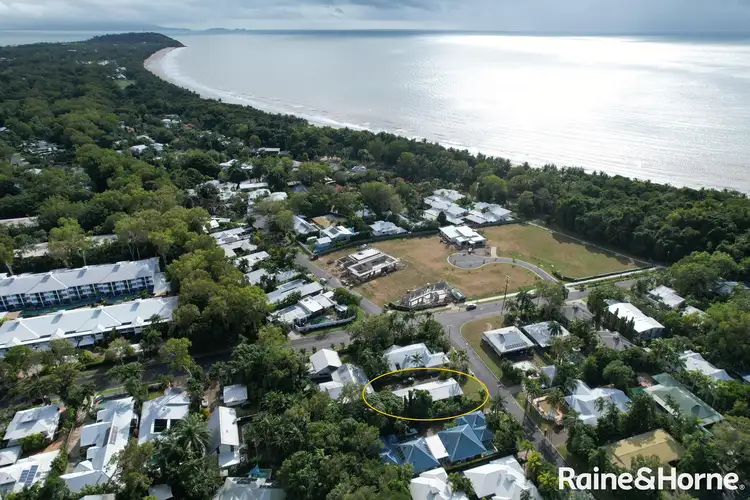 1&2/3 Coral Drive (DUPLEX), Port Douglas QLD 4877