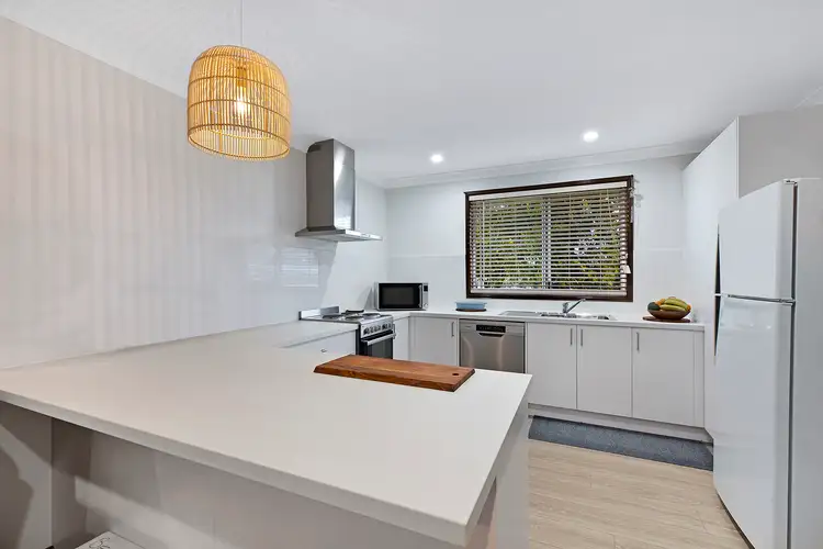 2 Pindarri Avenue, Berkeley Vale NSW 2261