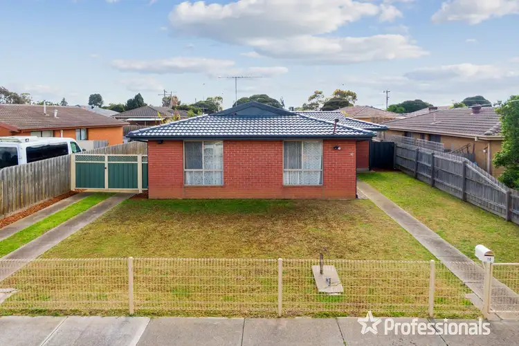 2 Rosslare Parade, St Albans VIC 3021