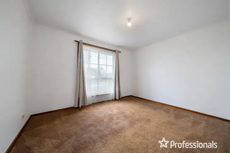 Fifth view of Homely house listing, 2 Rosslare Parade, St Albans VIC 3021