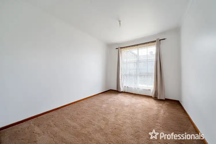 Sixth view of Homely house listing, 2 Rosslare Parade, St Albans VIC 3021