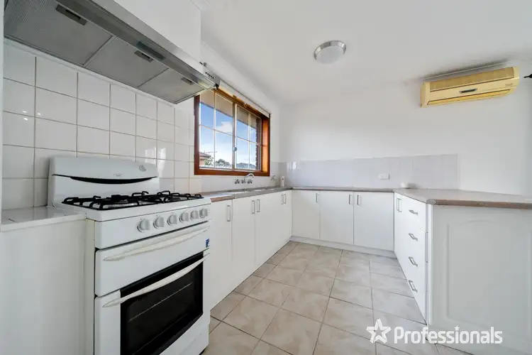 Seventh view of Homely house listing, 2 Rosslare Parade, St Albans VIC 3021