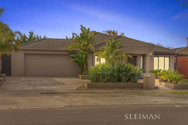 61 Cambridge Crescent, Taylors Lakes VIC 3038