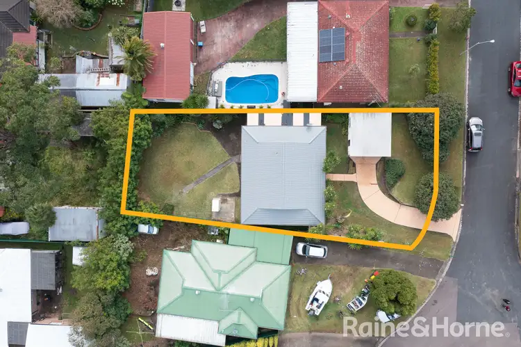 12 Blackbutt Crescent