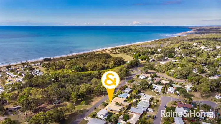 17 CLUB AVENUE, Moore Park Beach QLD 4670
