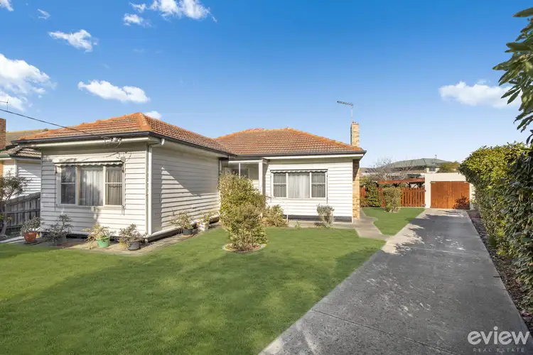 4 Karadoc Court, Bonbeach VIC 3196