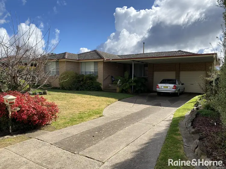 22 Benelong Place, Orange NSW 2800