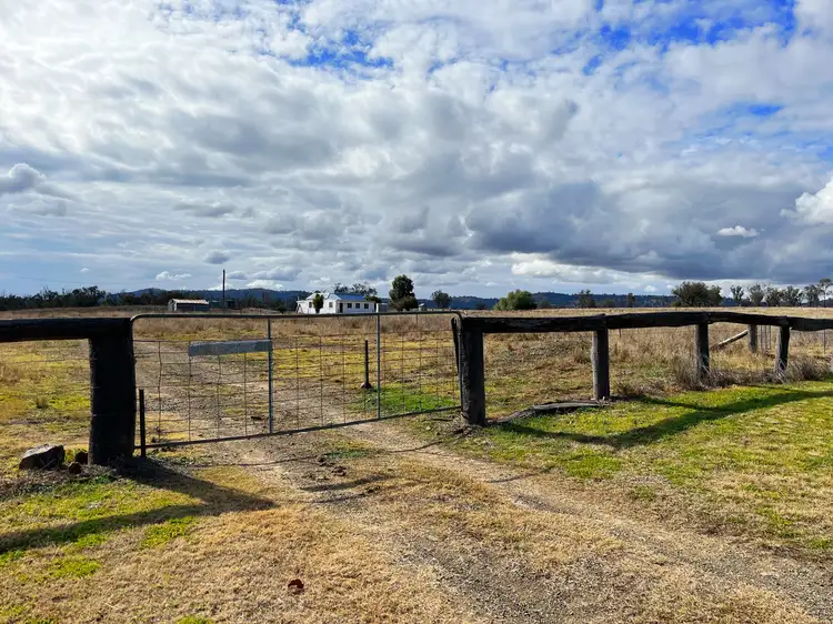 14 Noogera Street, Upper Horton NSW 2347