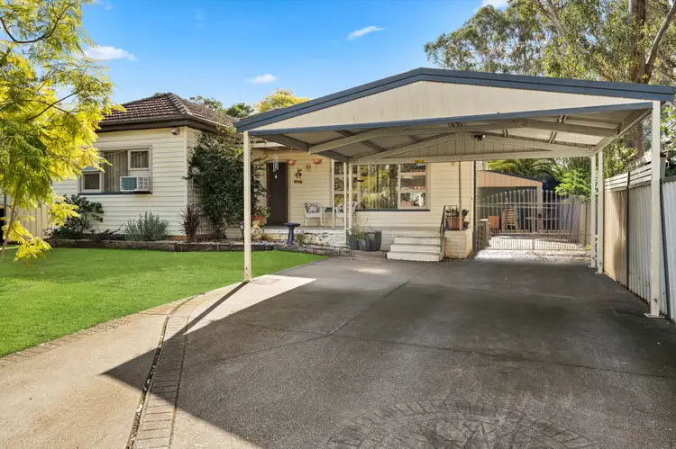 1 Conway Avenue, Cambridge Park NSW 2747