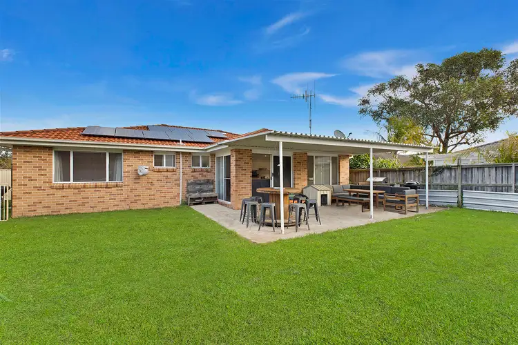 2 Harold Close, Bateau Bay NSW 2261