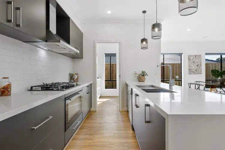 Sixth view of Homely house listing, 9 Ridgeview Court, Sunbury VIC 3429