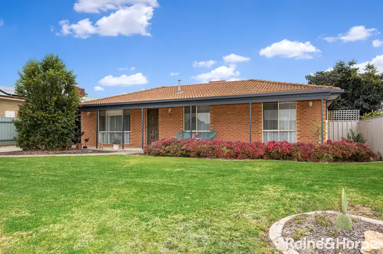 2 Matheson Place, Estella NSW 2650