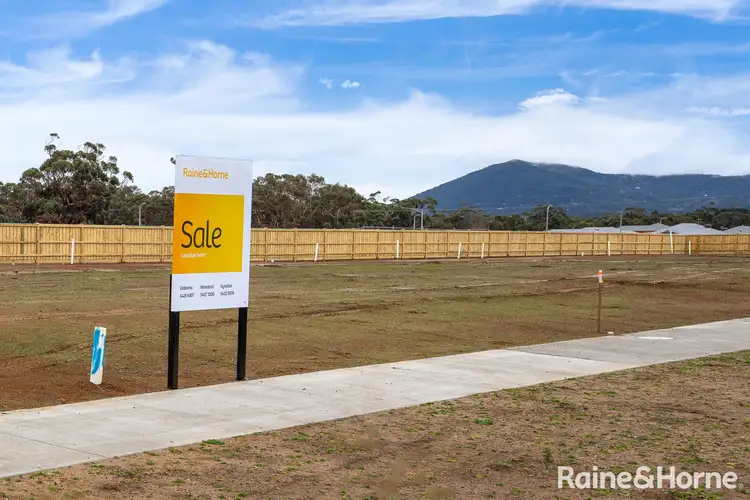 14 Constance Way, New Gisborne VIC 3438