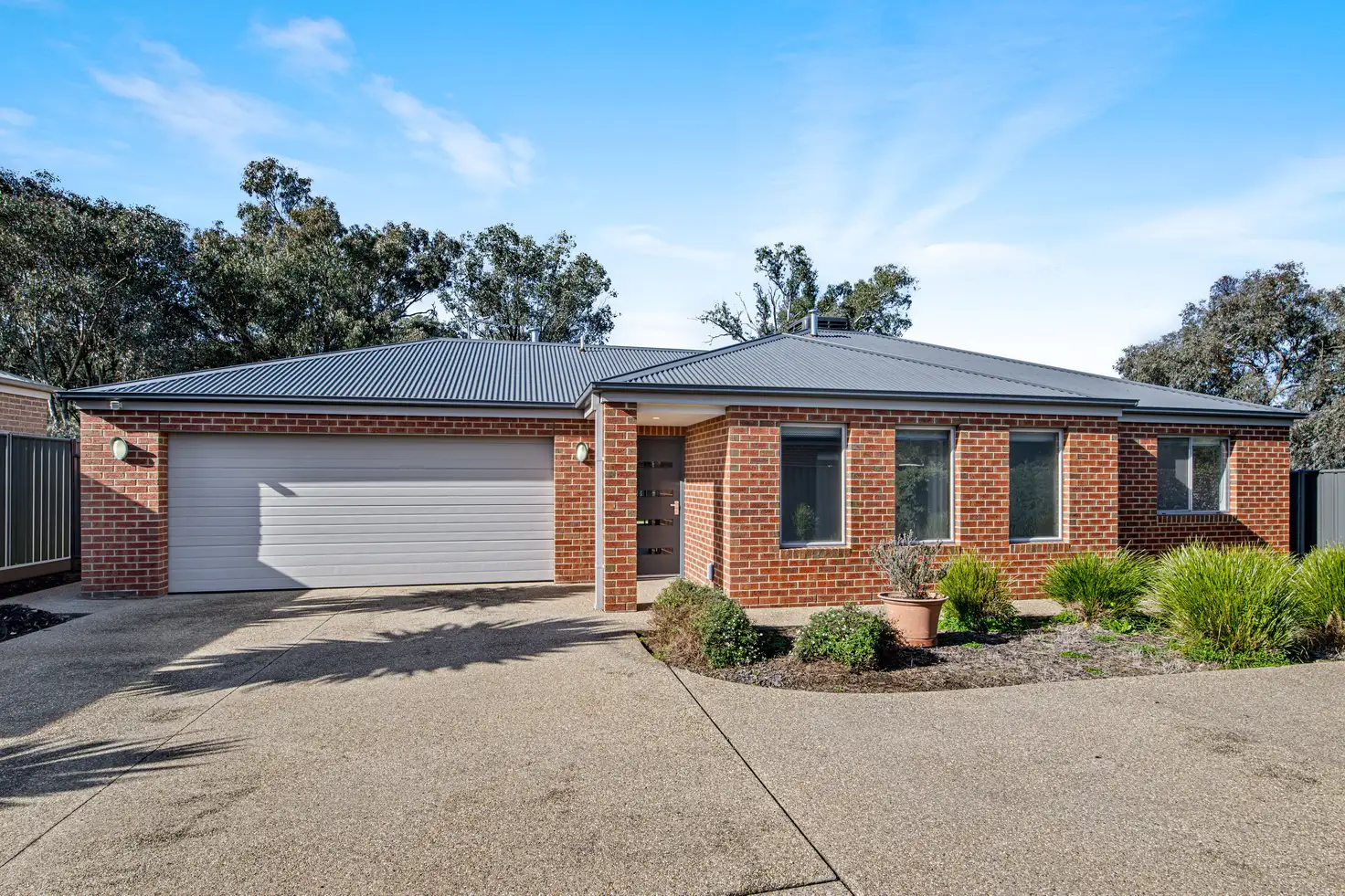 Main view of Homely unit listing, 2/42 Hotham Circuit, Thurgoona NSW 2640