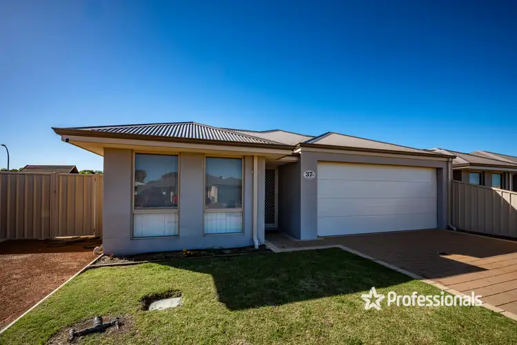 1/37A Yarraman Road, Waggrakine WA 6530