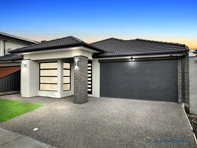 Second view of Homely house listing, 8 Diatreme Street, Craigieburn VIC 3064