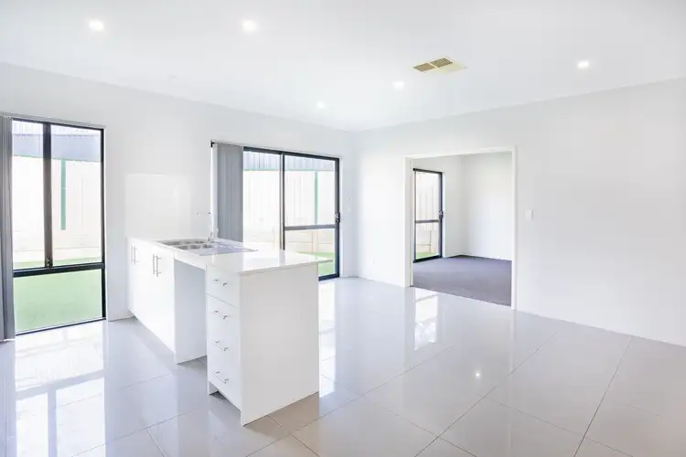 Fifth view of Homely house listing, 2/4 Brownell Place, Medina WA 6167