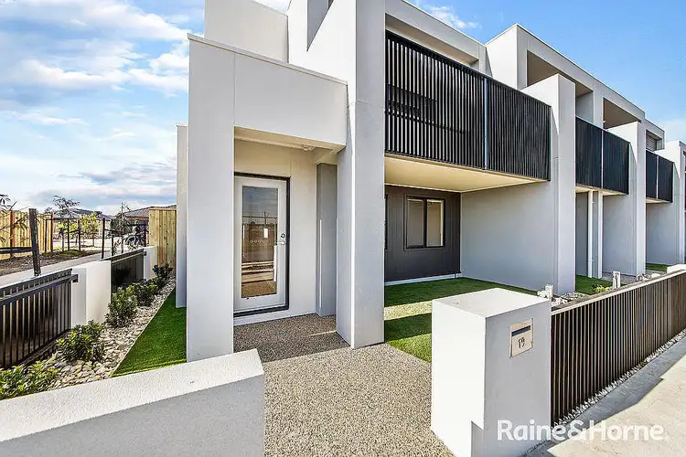 19 Tagore Walk, Officer VIC 3809