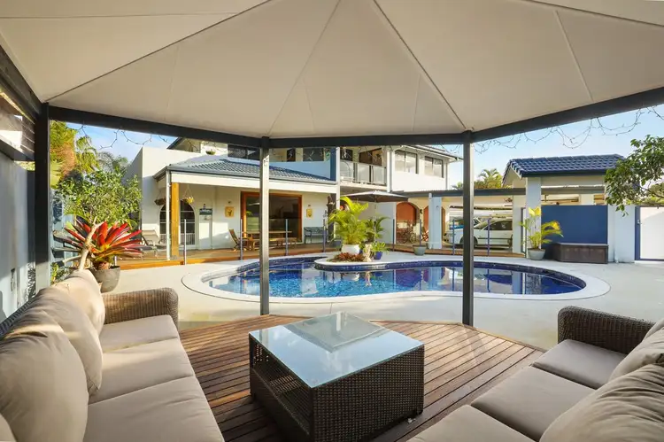 7 Cruiser Court, Mermaid Waters QLD 4218