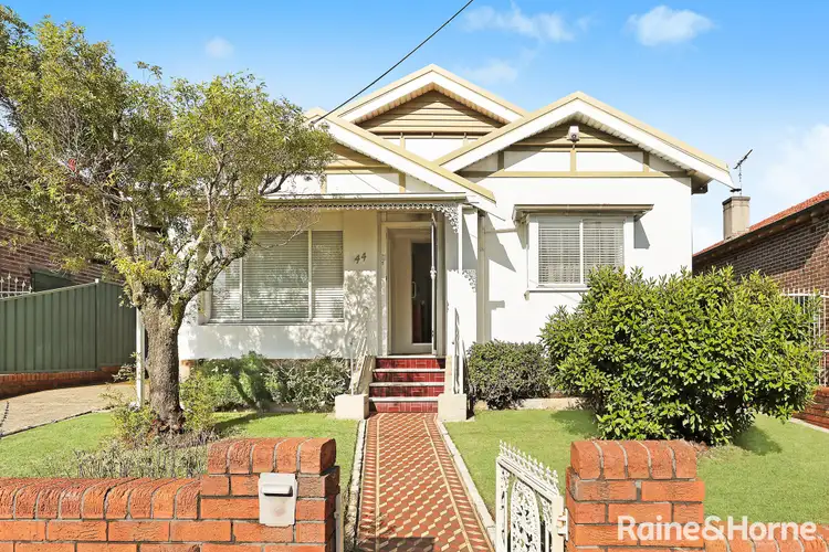 44 Pembroke Avenue, Earlwood NSW 2206