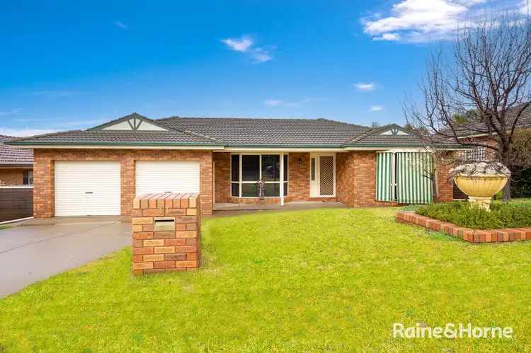 11 Kirrang Avenue, Glenfield Park NSW 2650