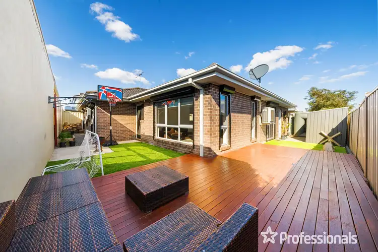 2/51 Walmer Avenue, St Albans VIC 3021
