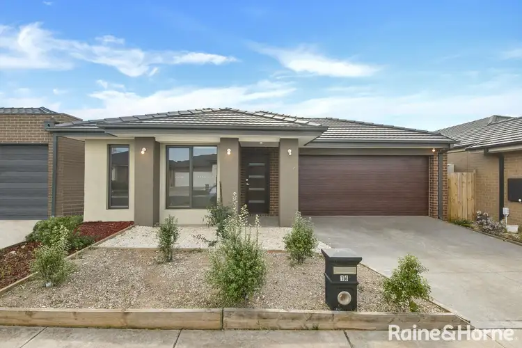16 Myrtleleaf Street